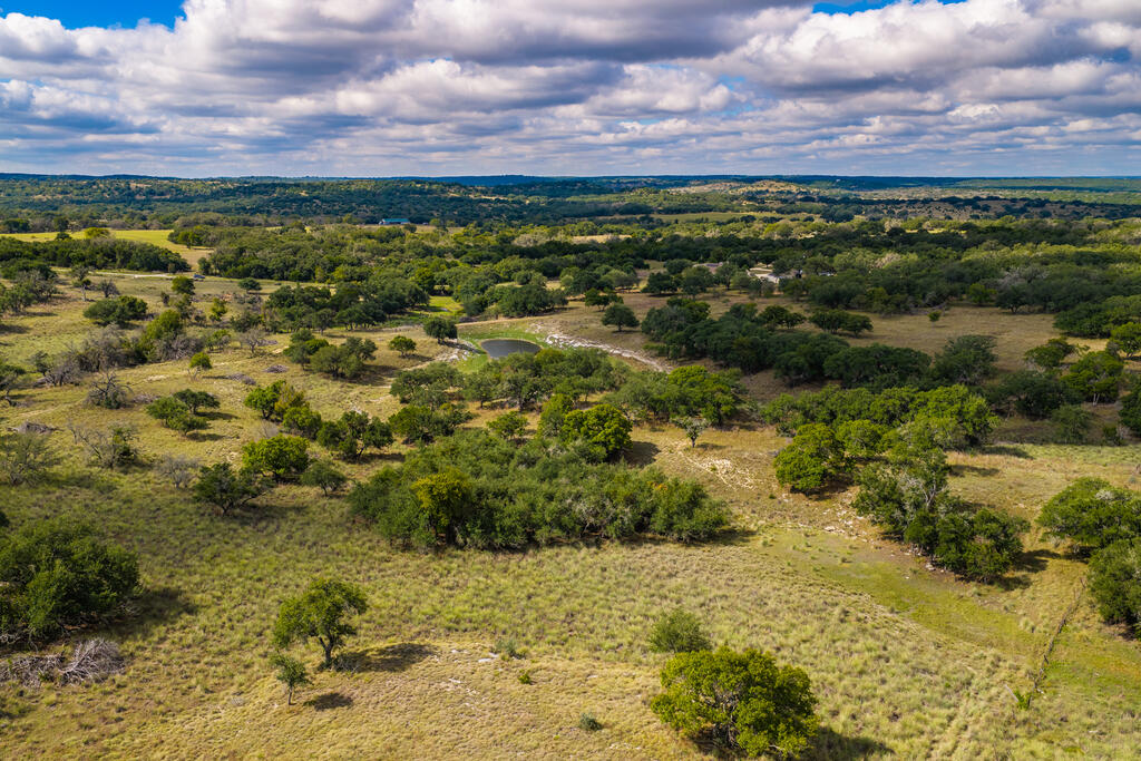 2873 Ranch Road Fredericksburg, TX 78624 - Photo 7 of 46 Gallery Image 7