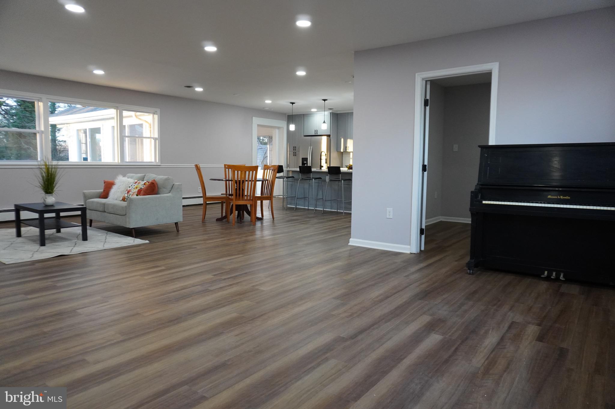 6618 Napoli Road Temple Hills, MD 20748 - Photo 3 of 49 Living room, open lay-out, Super Bright, New Paint