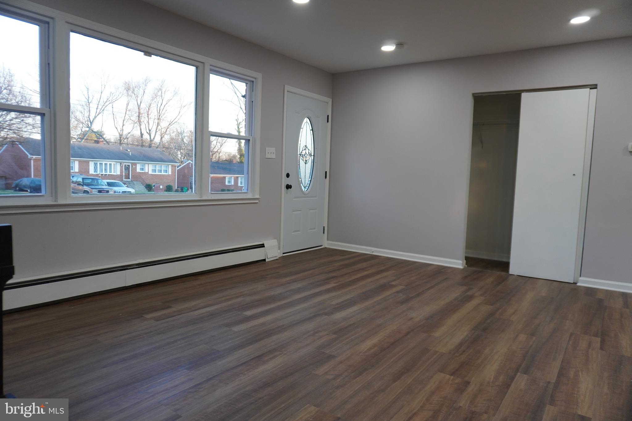 6618 Napoli Road Temple Hills, MD 20748 - Photo 4 of 49 Living room