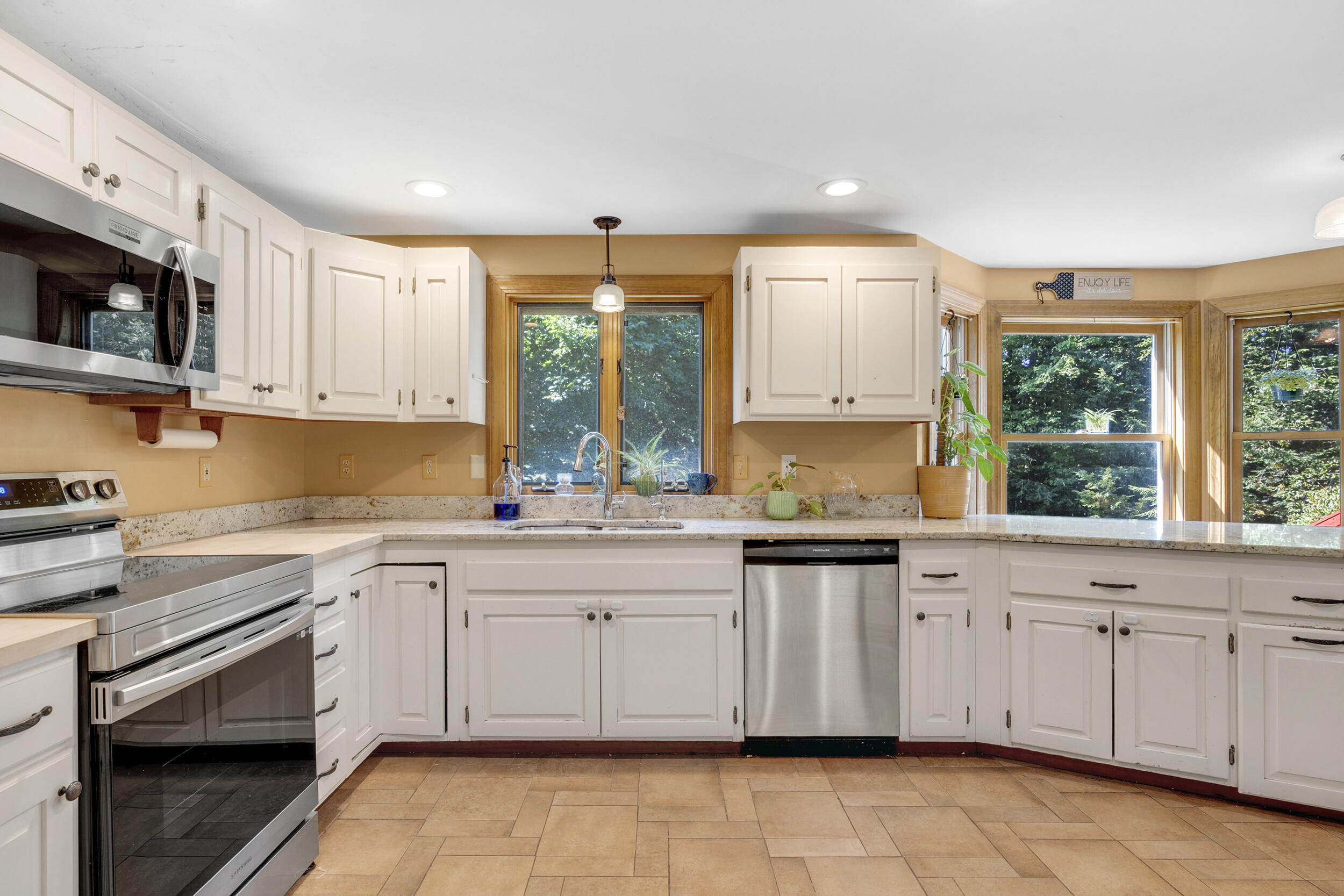 7 Gore Road Raymond, ME 04071 - Photo 4 of 35 8_7gore-2