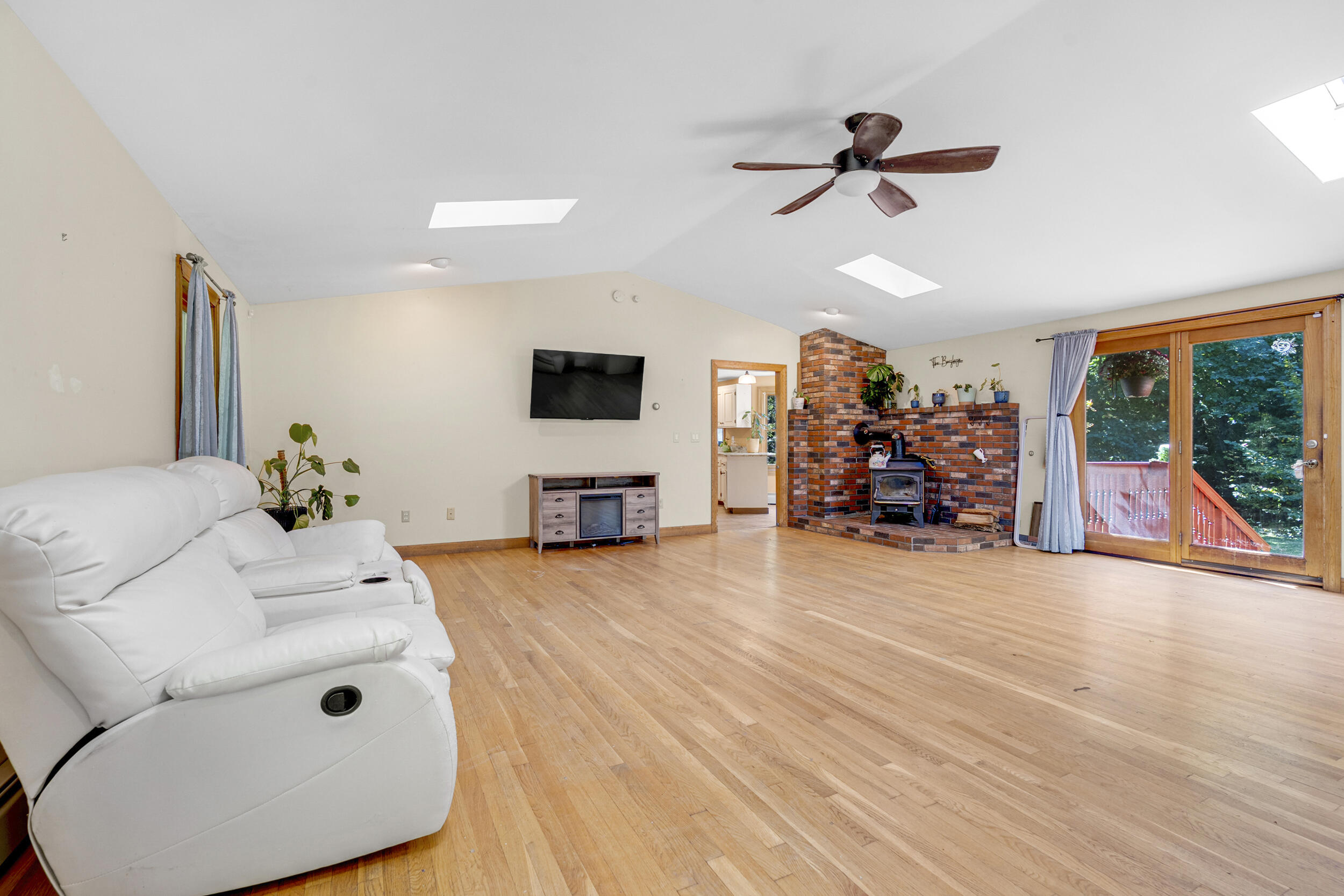 7 Gore Road Raymond, ME 04071 - Photo 9 of 35 14_7gore-8