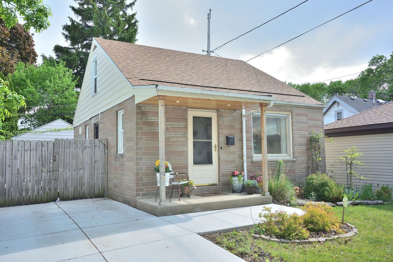 4909 West Galena Street Milwaukee, WI 53208 - Photo 1 of 31 MAIN