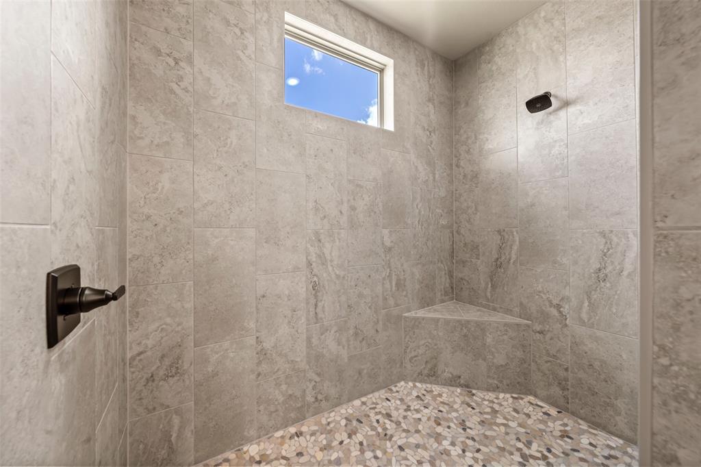 138 Dana Pt Road Lorena, TX 76655 - Photo 14 of 24 Bathroom