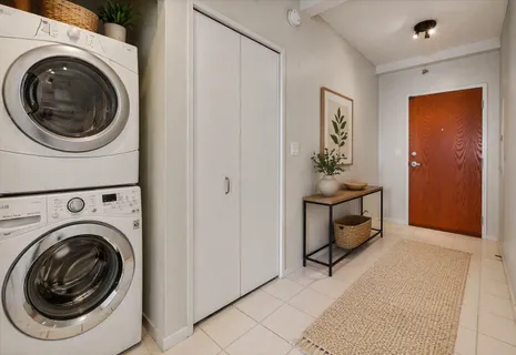 $389,900 | 701 South Wells Street, Unit 2005, Chicago, IL 60607