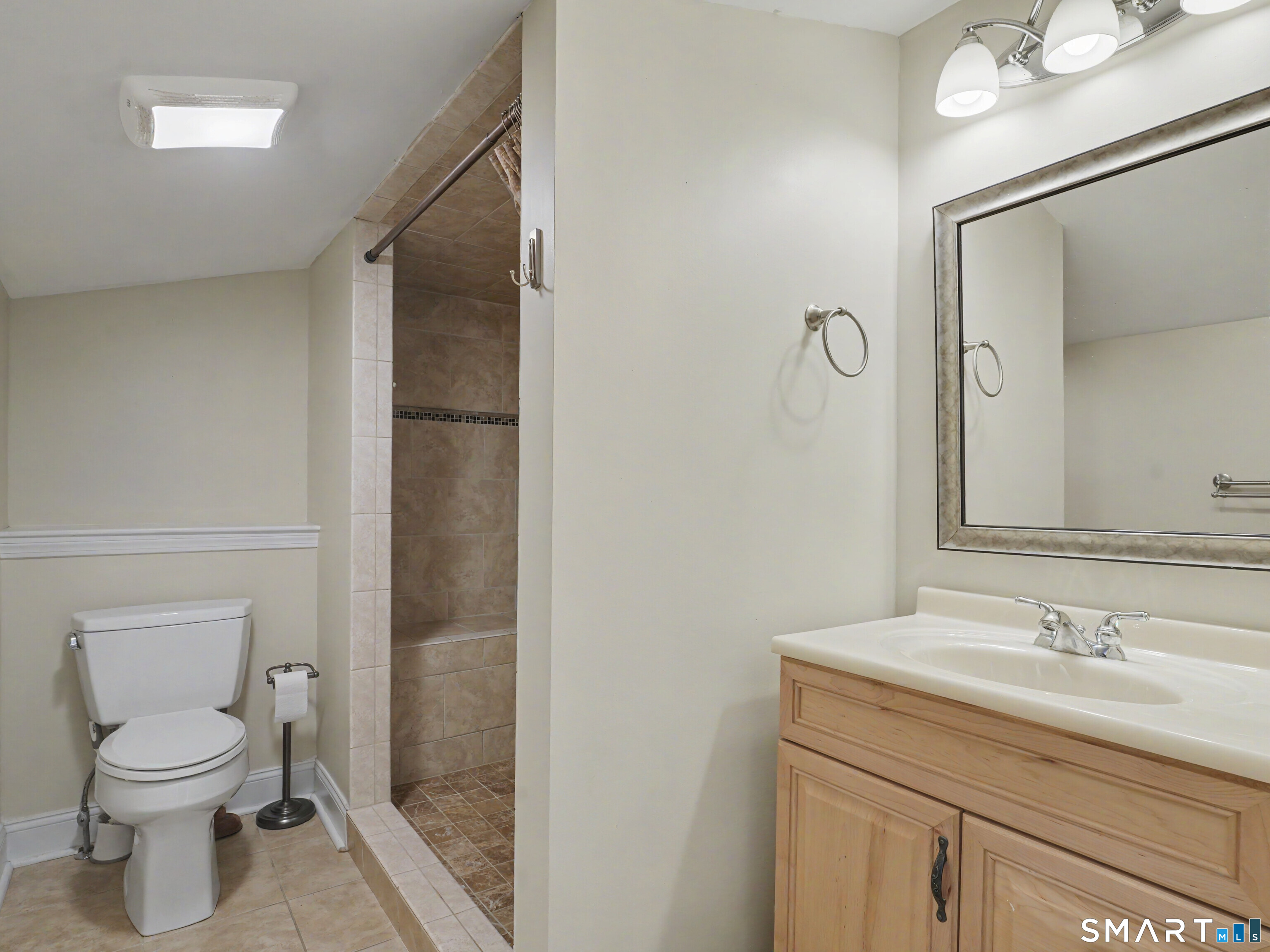 121 Parry Road Stamford, CT 06907 - Photo 31 of 40 Over garage