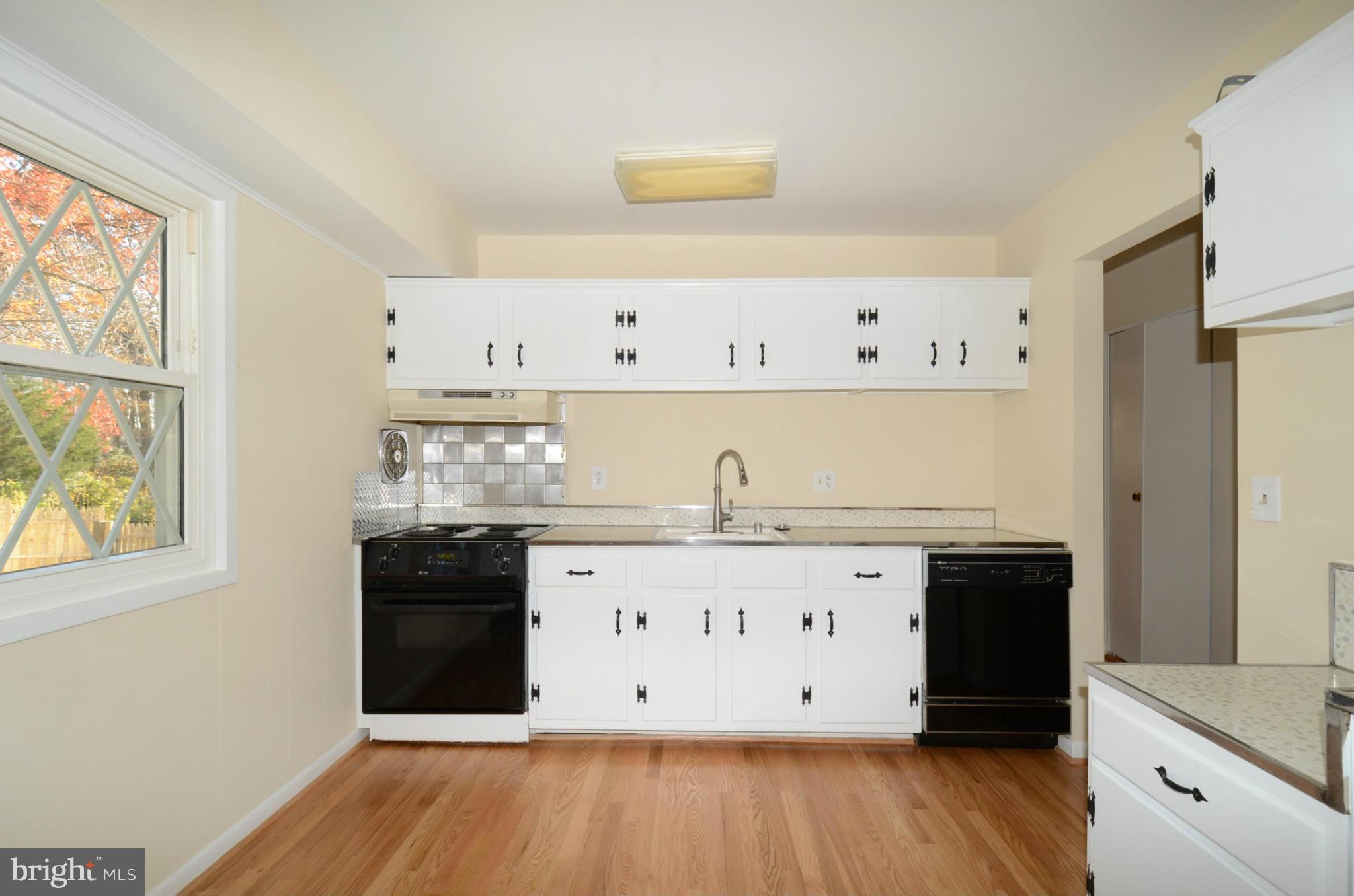 7847 Brompton Street Springfield, VA 22152 - Photo 3 of 30 Kitchen