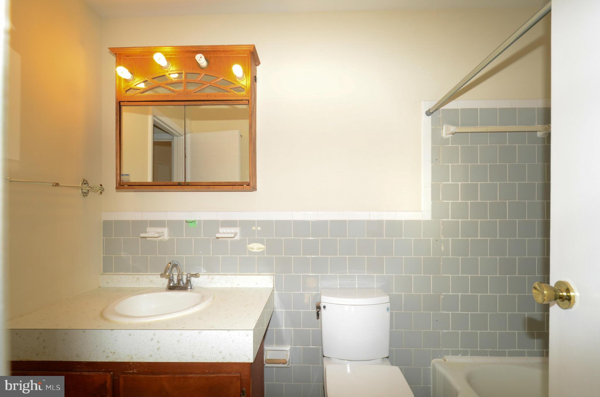 7847 Brompton Street Springfield, VA 22152 - Photo 22 of 30 Bath