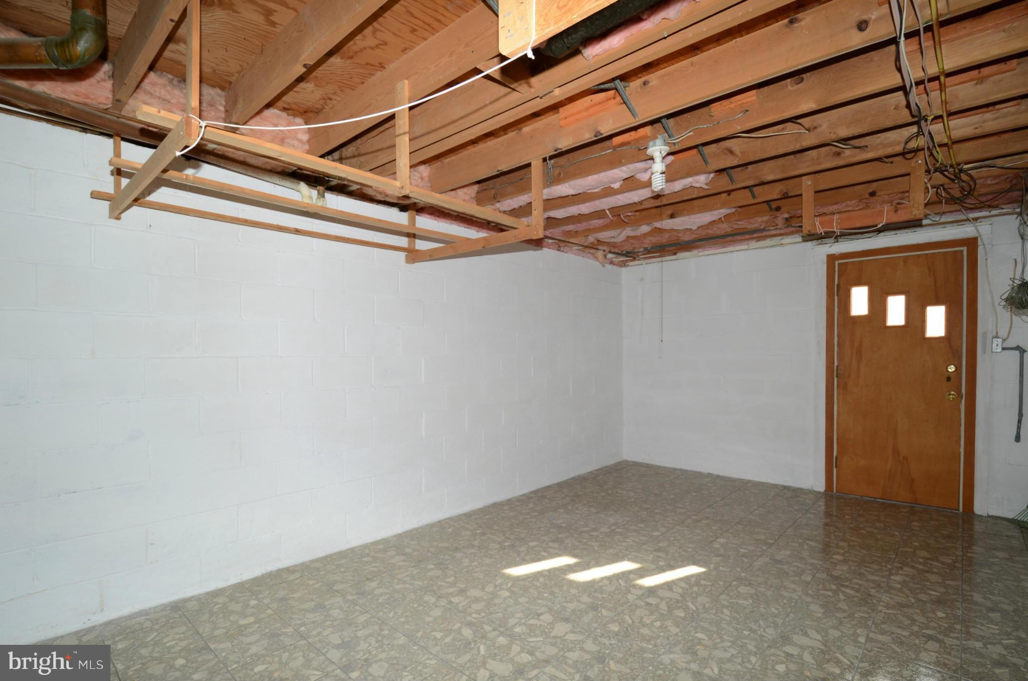 7847 Brompton Street Springfield, VA 22152 - Photo 26 of 30 Work/ Storage Room