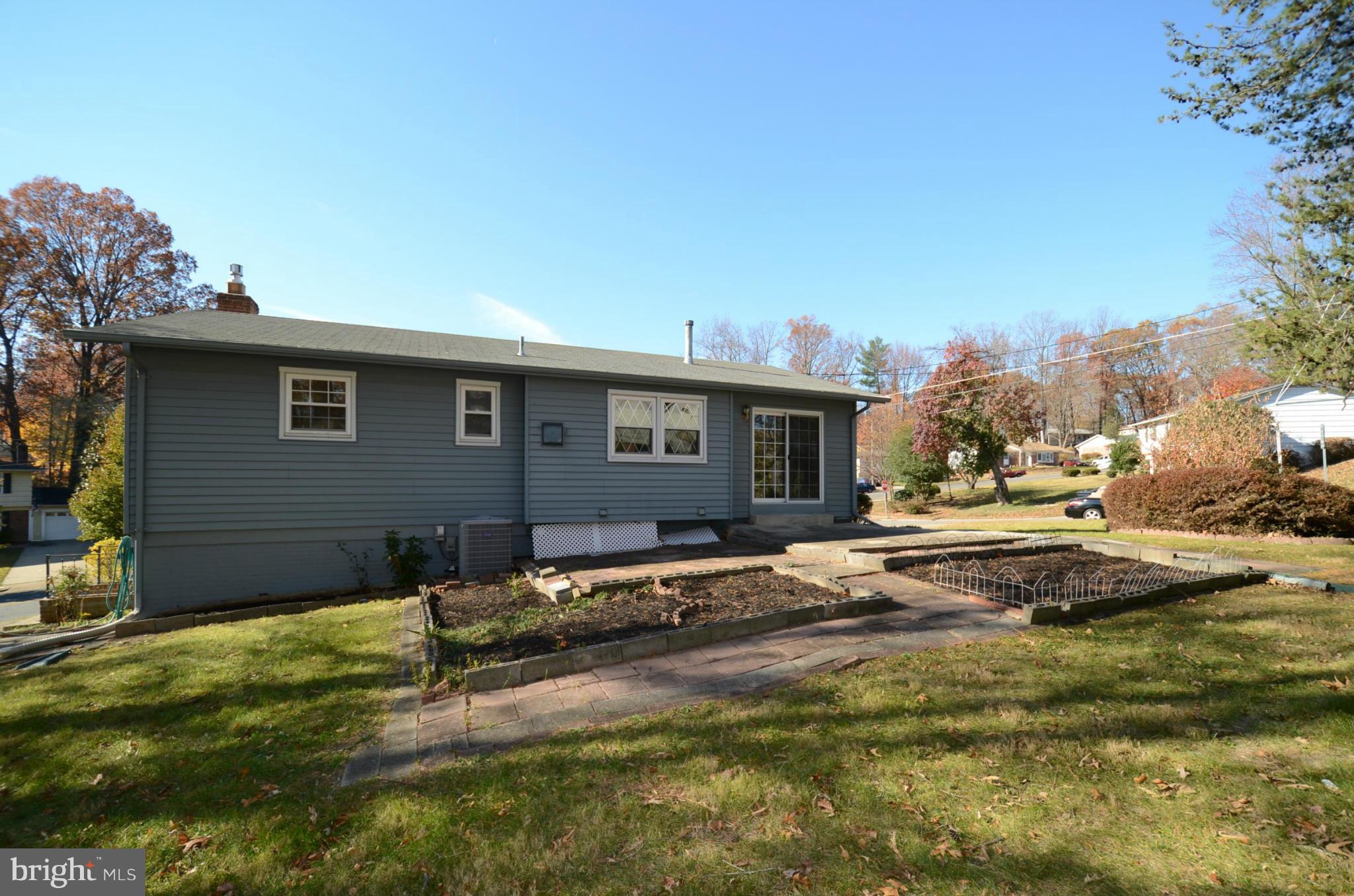 7847 Brompton Street Springfield, VA 22152 - Photo 27 of 30 Exterior (Rear)