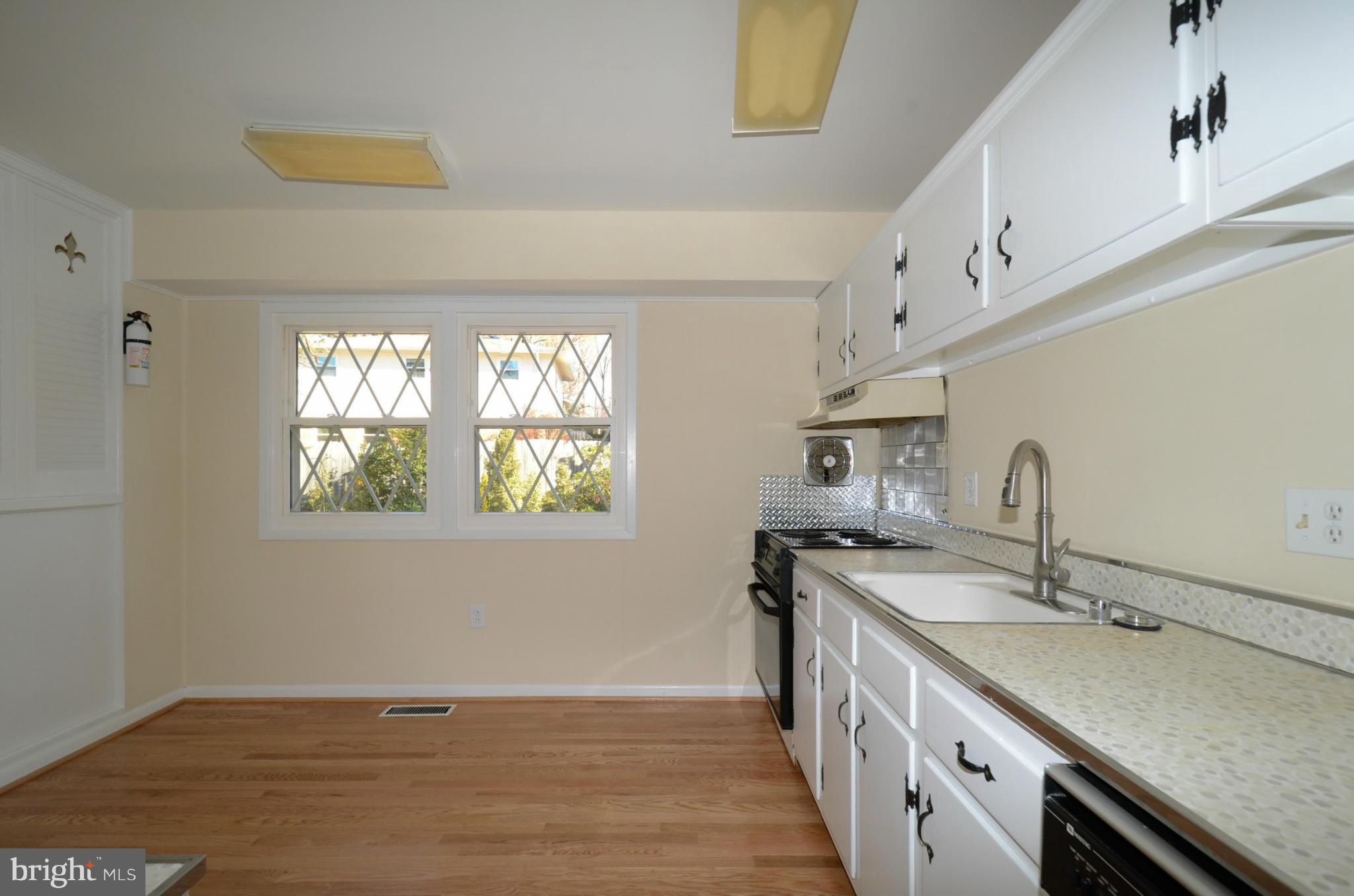 7847 Brompton Street Springfield, VA 22152 - Photo 4 of 30 Kitchen