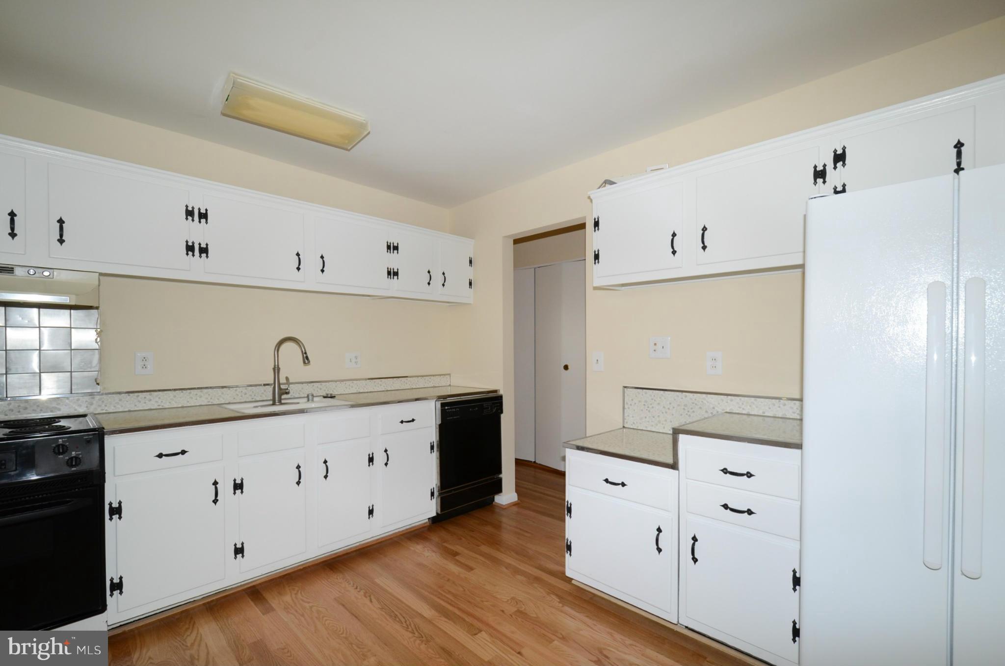 7847 Brompton Street Springfield, VA 22152 - Photo 5 of 30 Kitchen