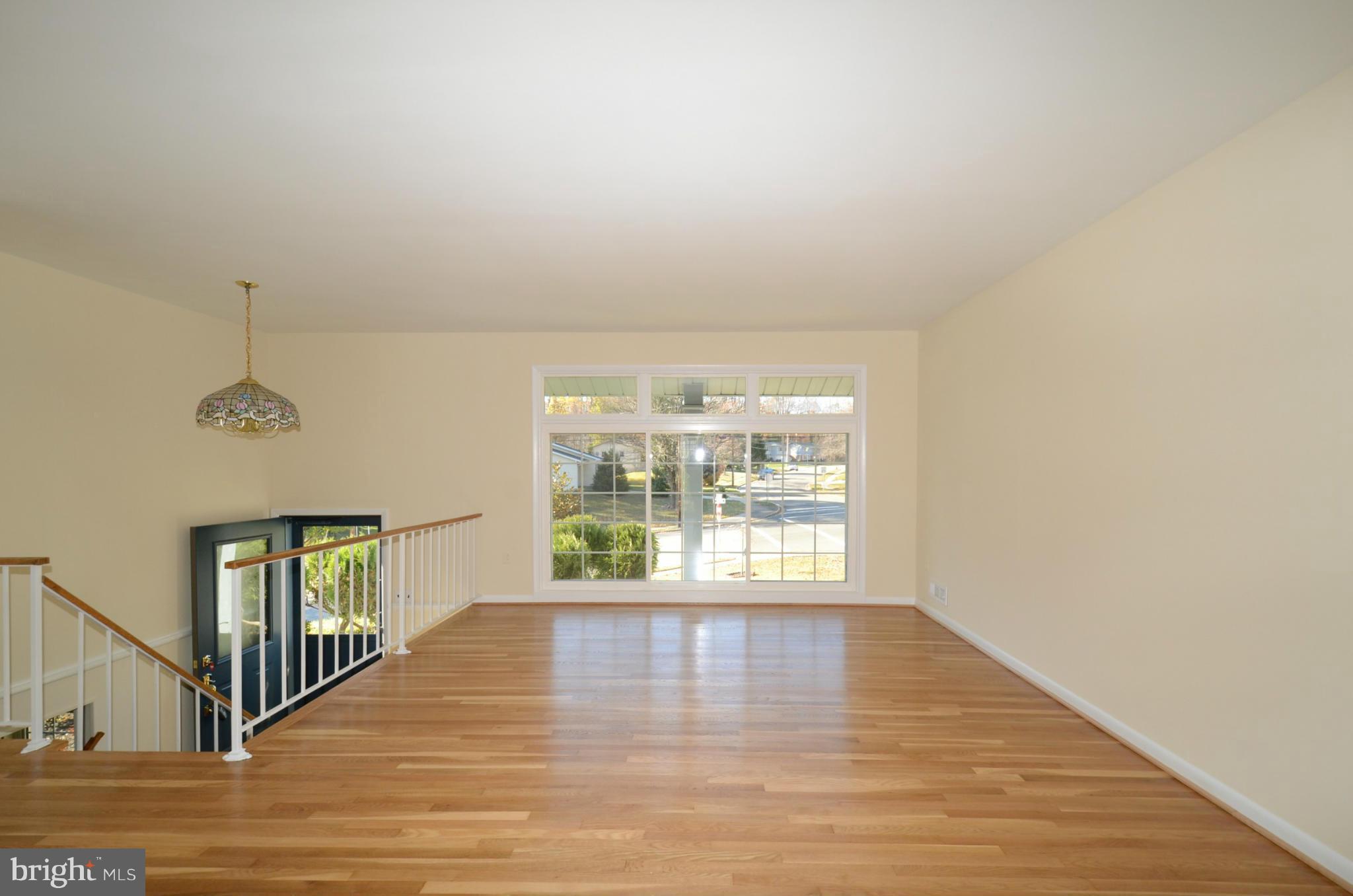 7847 Brompton Street Springfield, VA 22152 - Photo 7 of 30 Living Room