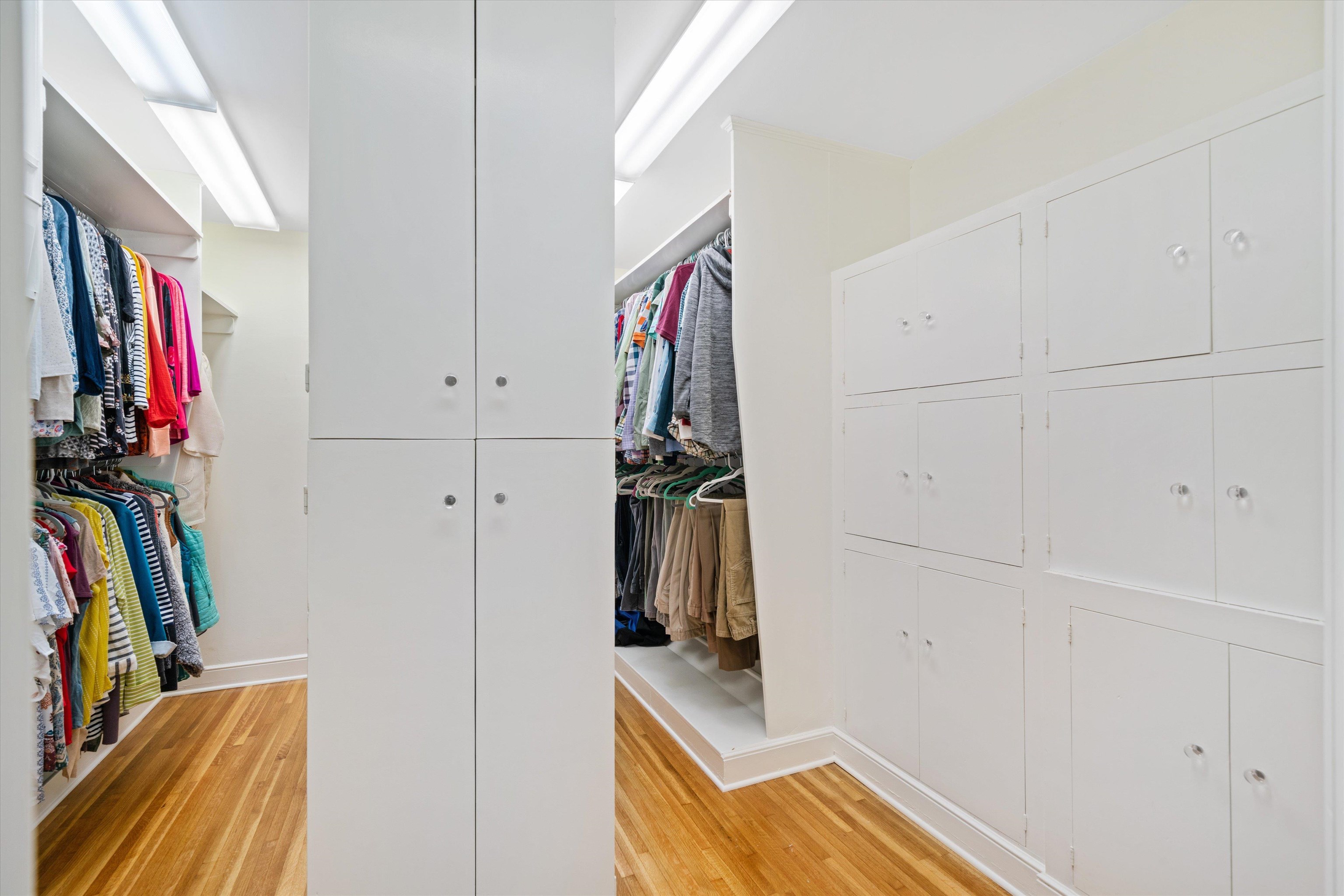 4391 Barfield Road Memphis, TN 38117 - Photo 17 of 25 a view of walk in closet with clothes