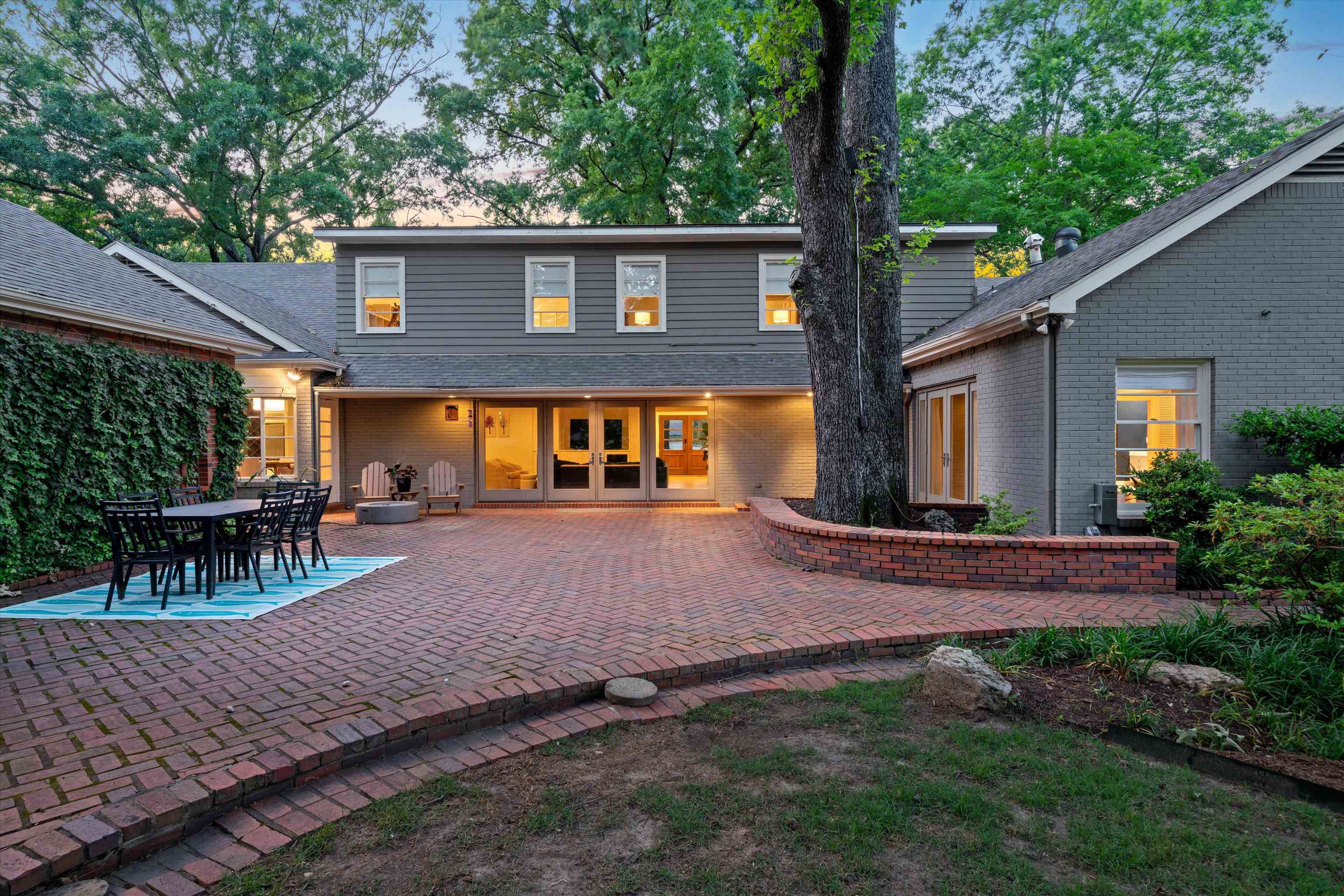 4391 Barfield Road Memphis, TN 38117 - Photo 23 of 25 a view of house with backyard and outdoor seating
