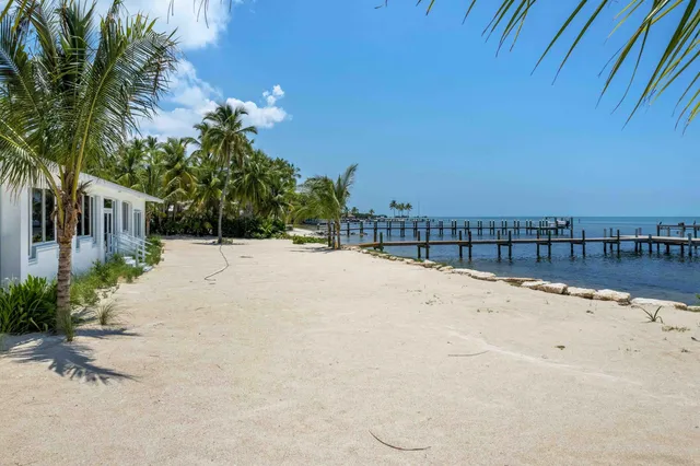 $8,100,000 | 80201 Overseas Highway, Islamorada, FL 33036