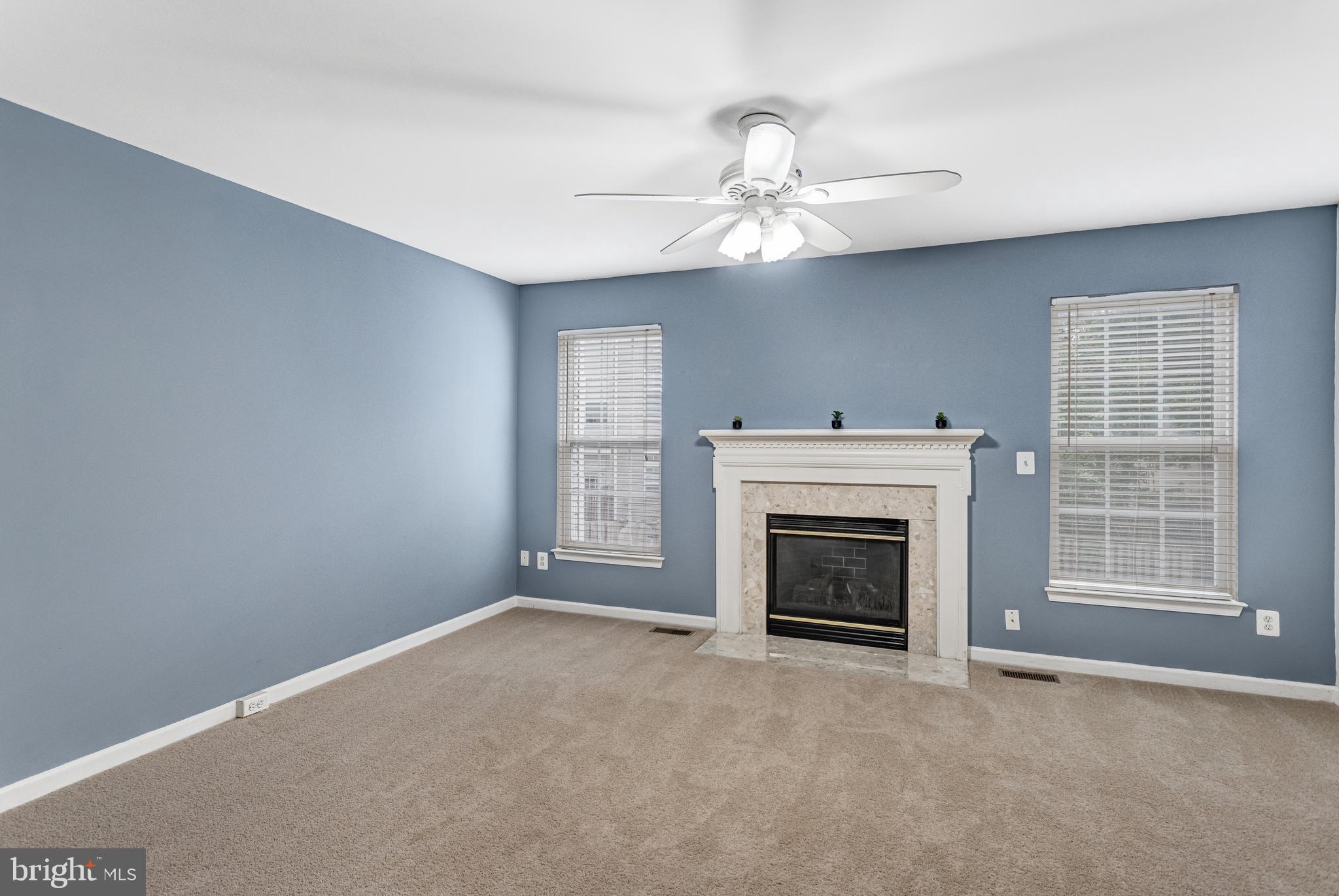 12423 Selkirk Circle Bristow, VA 20136 - Photo 8 of 20 Spacious Family Room
