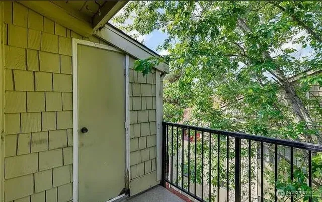 $307,900 | 2020 Grant Avenue South, Unit A302, Renton, WA 98055