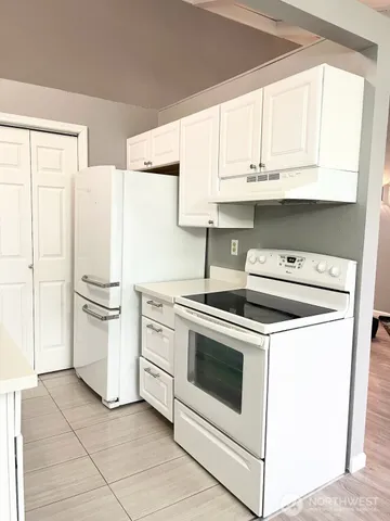 $307,900 | 2020 Grant Avenue South, Unit A302, Renton, WA 98055