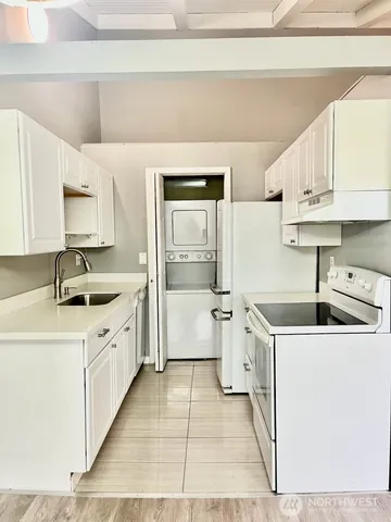 $307,900 | 2020 Grant Avenue South, Unit A302, Renton, WA 98055