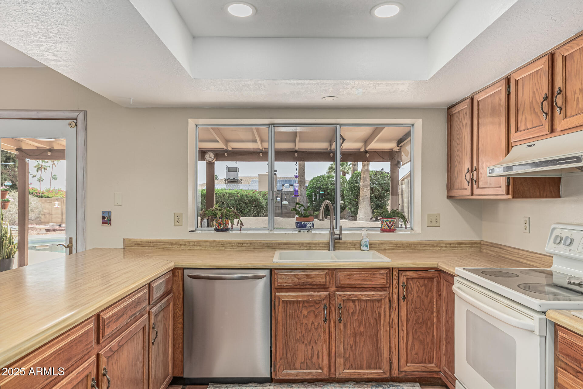 4229 East Pearce Road Phoenix, AZ 85044 - Photo 12 of 42 17 Pearce