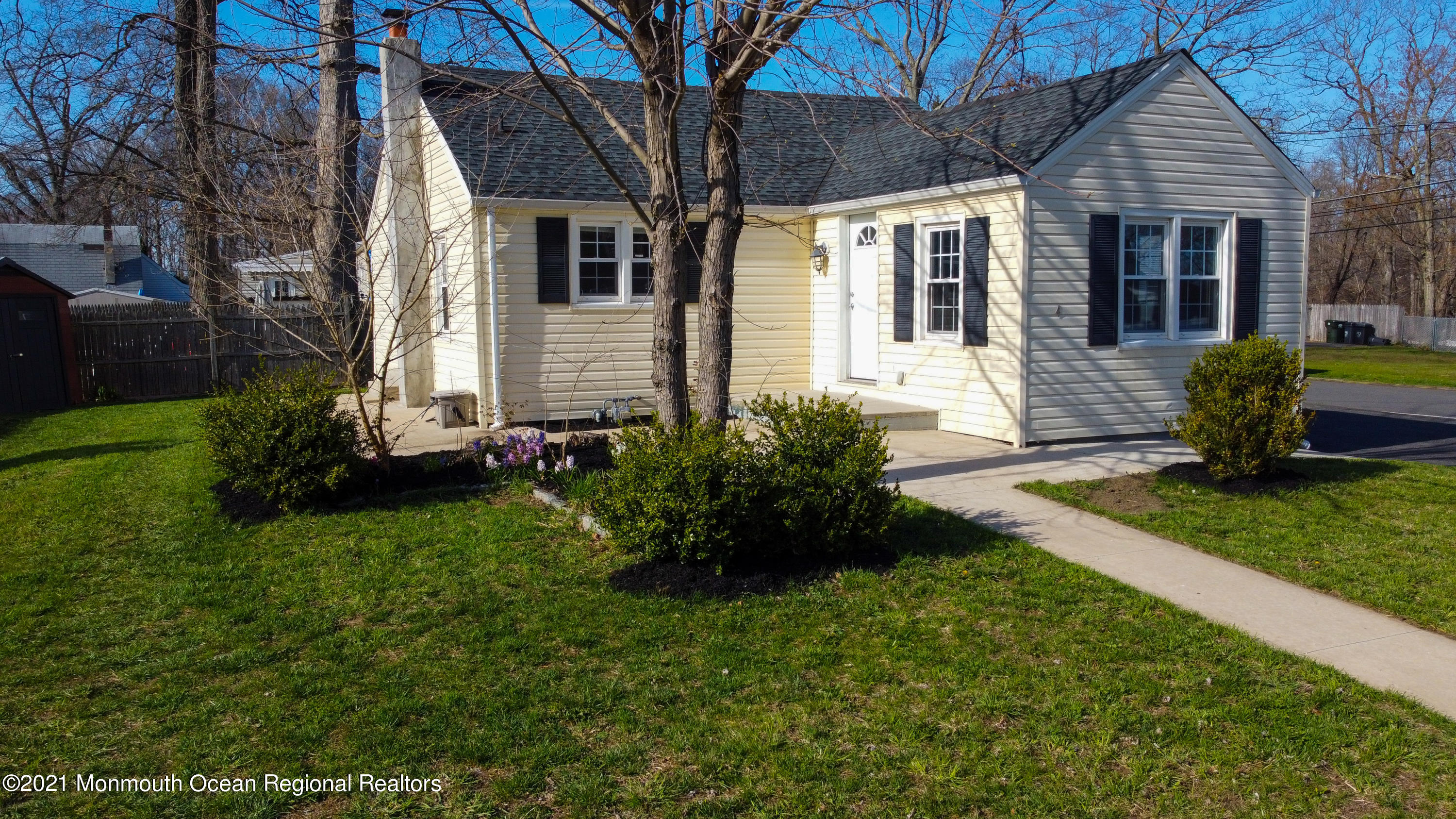 4 Griffith Street Freehold, NJ 07728 - Photo 8 of 26 4 Griffith Rd-0067