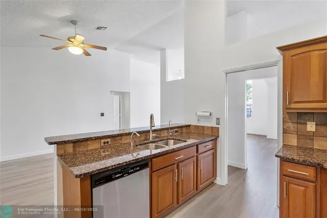 $852,000 | 9101 Southern Orchard Road North, Davie, FL 33328