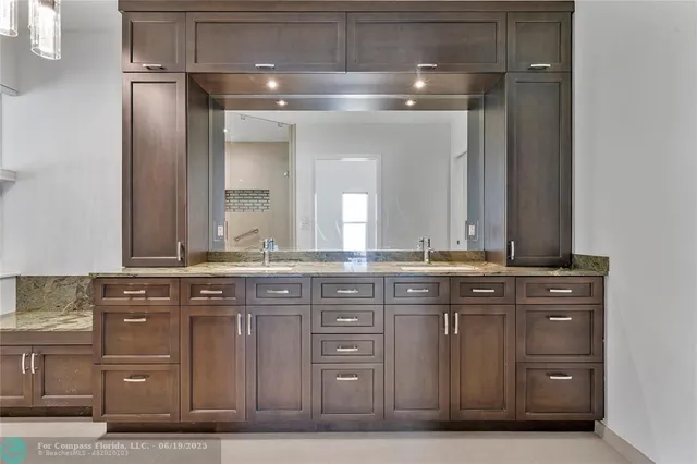 $852,000 | 9101 Southern Orchard Road North, Davie, FL 33328