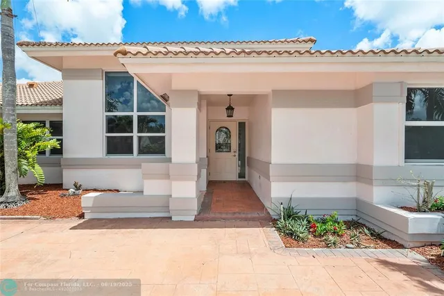 $852,000 | 9101 Southern Orchard Road North, Davie, FL 33328