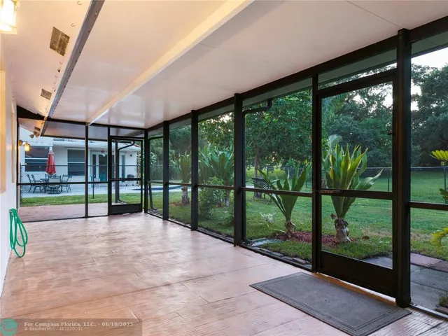 $852,000 | 9101 Southern Orchard Road North, Davie, FL 33328