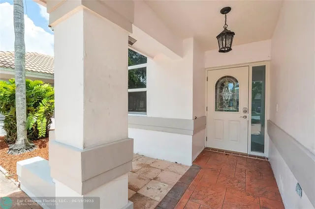 $852,000 | 9101 Southern Orchard Road North, Davie, FL 33328