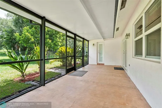 $852,000 | 9101 Southern Orchard Road North, Davie, FL 33328