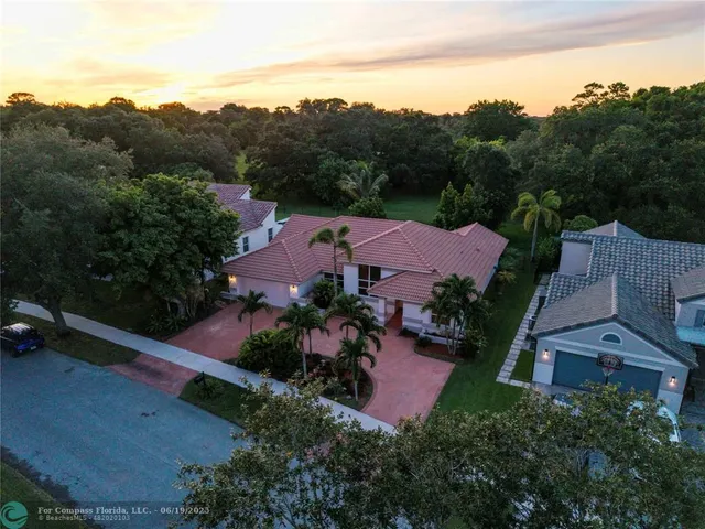 $852,000 | 9101 Southern Orchard Road North, Davie, FL 33328
