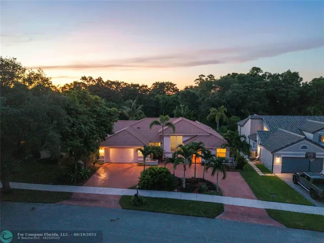 $852,000 | 9101 Southern Orchard Road North, Davie, FL 33328
