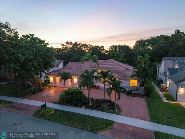 $852,000 | 9101 Southern Orchard Road North, Davie, FL 33328