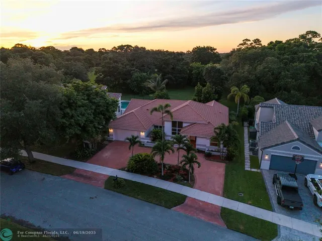 $852,000 | 9101 Southern Orchard Road North, Davie, FL 33328