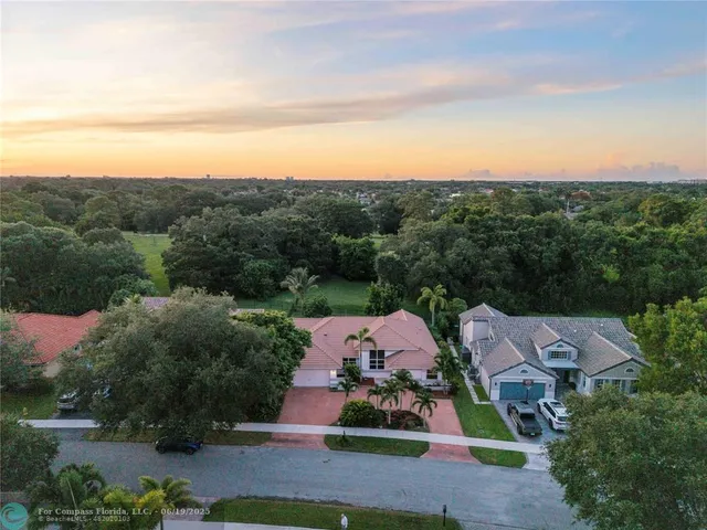 $852,000 | 9101 Southern Orchard Road North, Davie, FL 33328