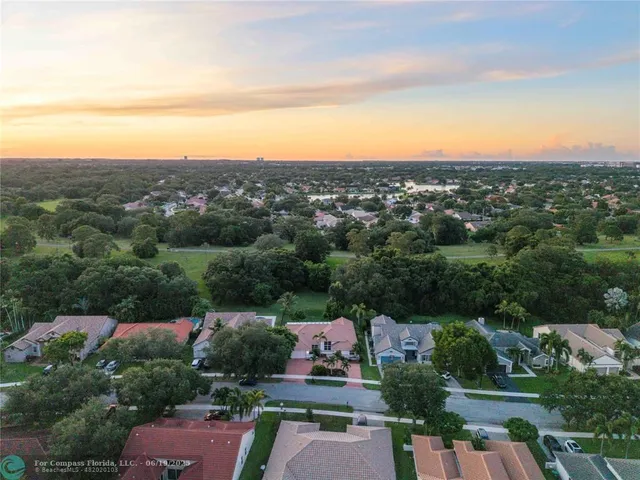 $852,000 | 9101 Southern Orchard Road North, Davie, FL 33328