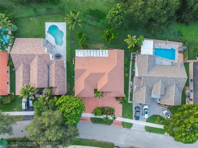 $852,000 | 9101 Southern Orchard Road North, Davie, FL 33328