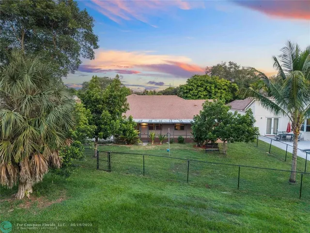 $852,000 | 9101 Southern Orchard Road North, Davie, FL 33328