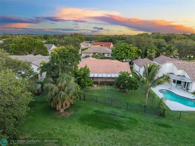 $852,000 | 9101 Southern Orchard Road North, Davie, FL 33328