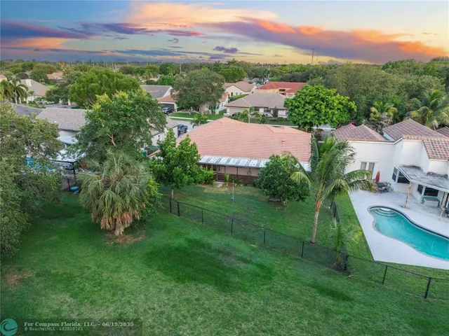 $852,000 | 9101 Southern Orchard Road North, Davie, FL 33328