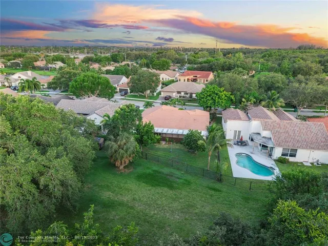 $852,000 | 9101 Southern Orchard Road North, Davie, FL 33328