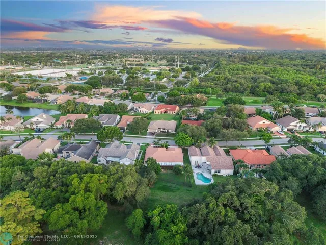 $852,000 | 9101 Southern Orchard Road North, Davie, FL 33328