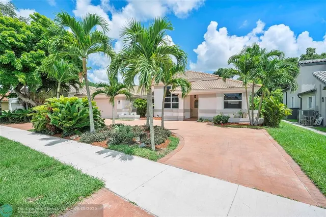 $852,000 | 9101 Southern Orchard Road North, Davie, FL 33328