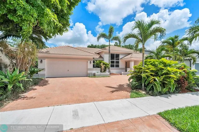 $852,000 | 9101 Southern Orchard Road North, Davie, FL 33328