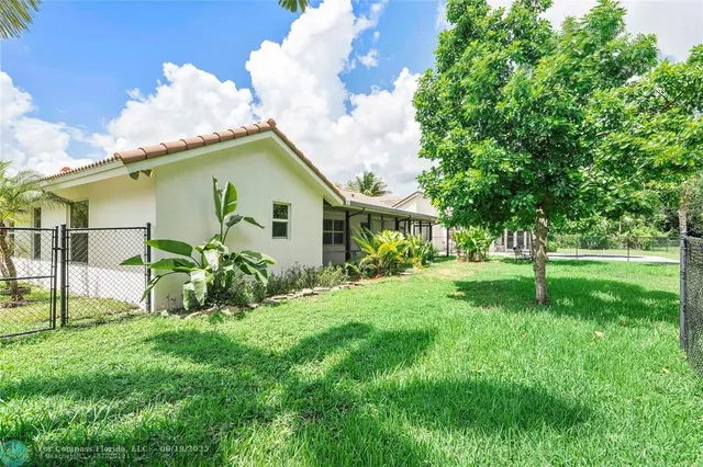 $852,000 | 9101 Southern Orchard Road North, Davie, FL 33328
