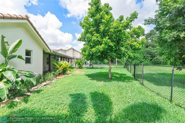 $852,000 | 9101 Southern Orchard Road North, Davie, FL 33328
