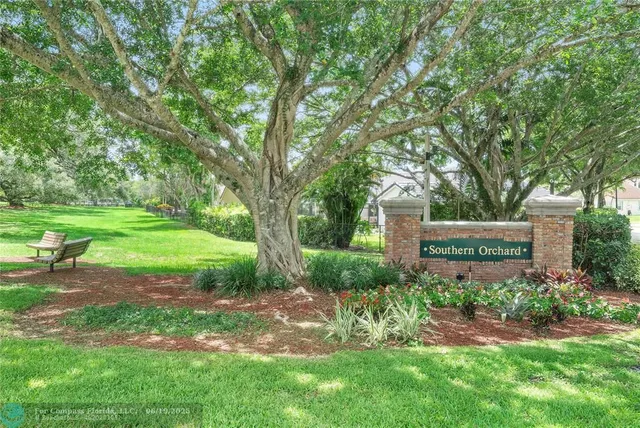 $852,000 | 9101 Southern Orchard Road North, Davie, FL 33328