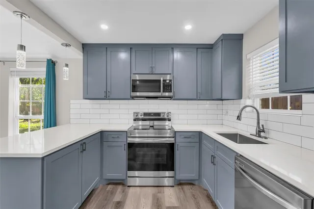 $420,000 | 803 Rachelle Drive, Red Oak, TX 75154