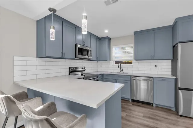 $420,000 | 803 Rachelle Drive, Red Oak, TX 75154